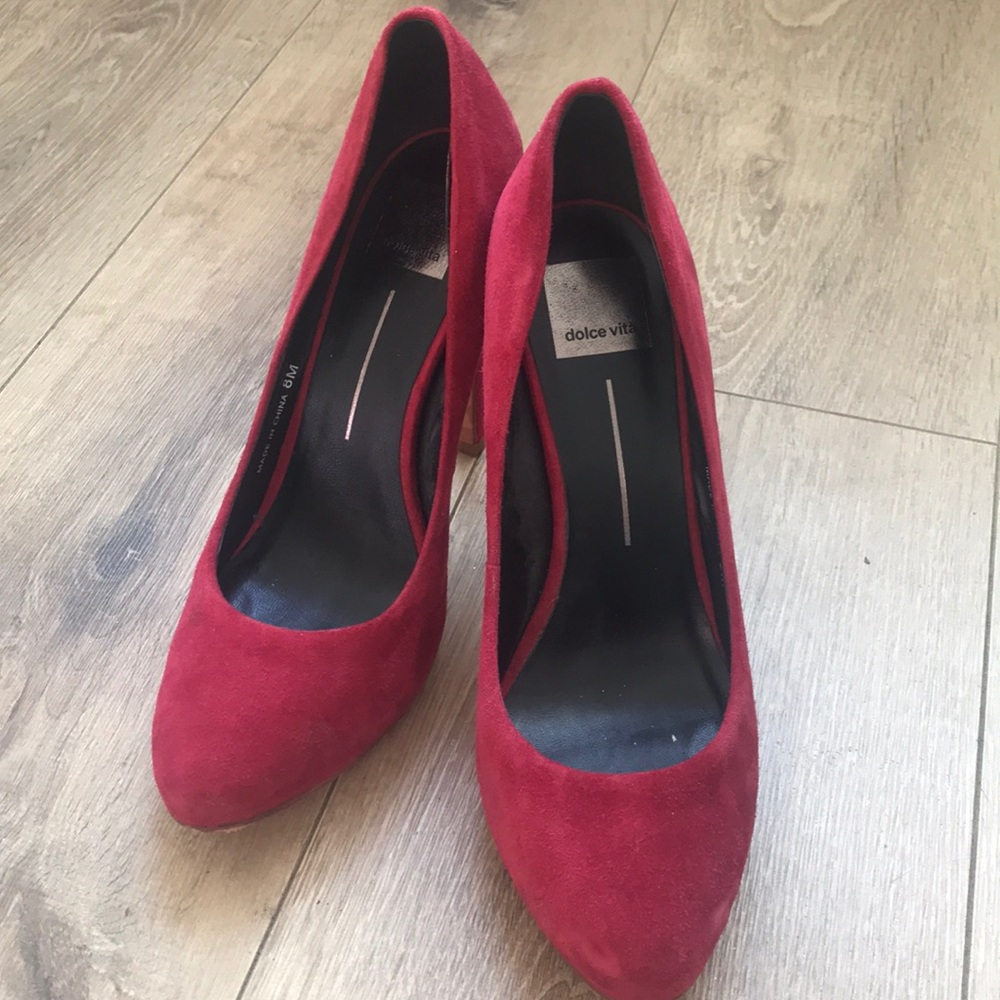 Red heels - Picture 2 of 9